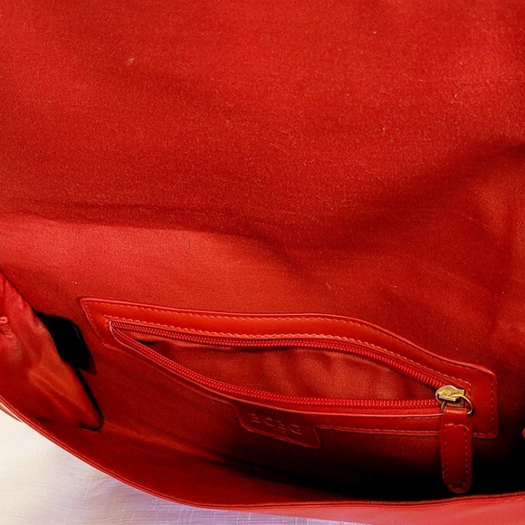 Vintage BCBG Paris Long Wallet Faux Leather Red Special Occasions Cocktail Pa… - Picture 9 of 9